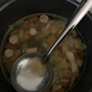 ベーコンと野菜のコンソメスープ（ミニトマト入り）